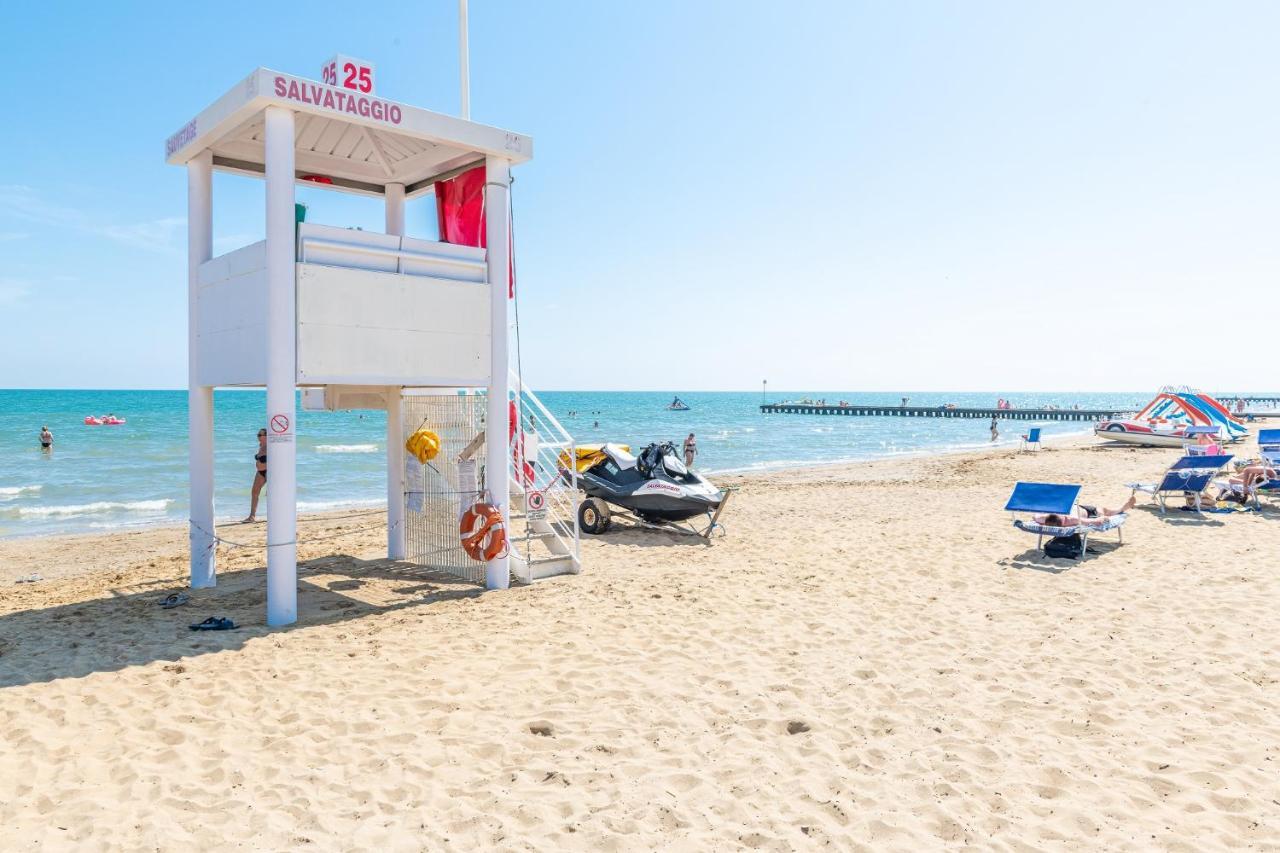 Benelux Apartment Lido di Jesolo Exterior photo