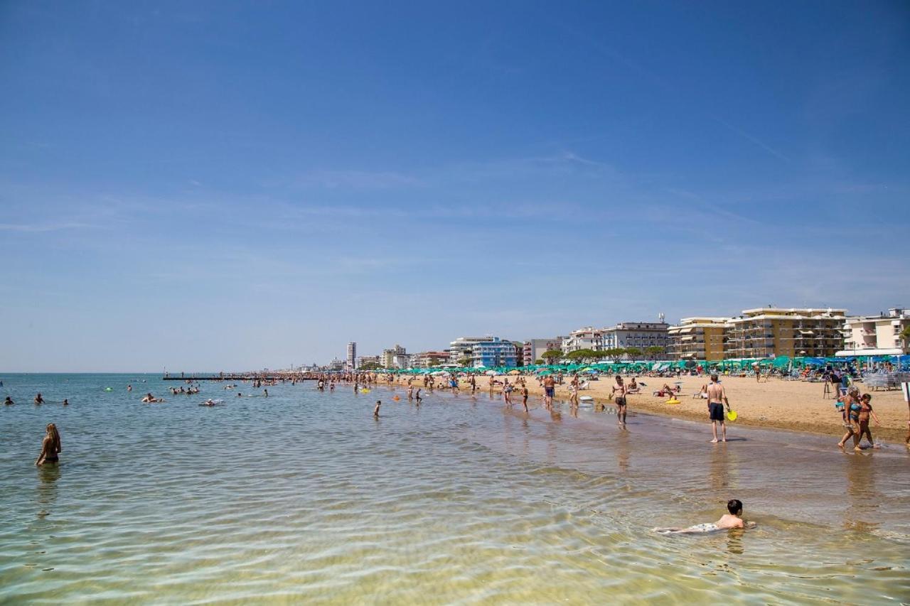 Benelux Apartment Lido di Jesolo Exterior photo