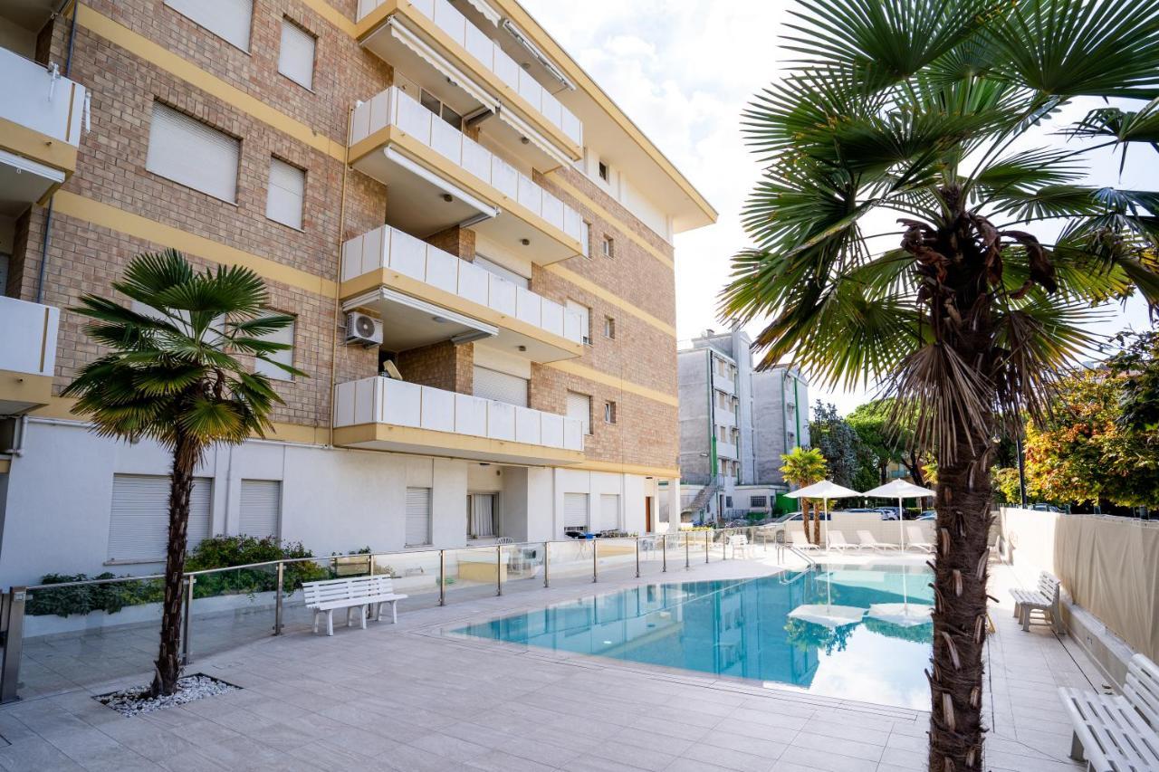 Benelux Apartment Lido di Jesolo Exterior photo